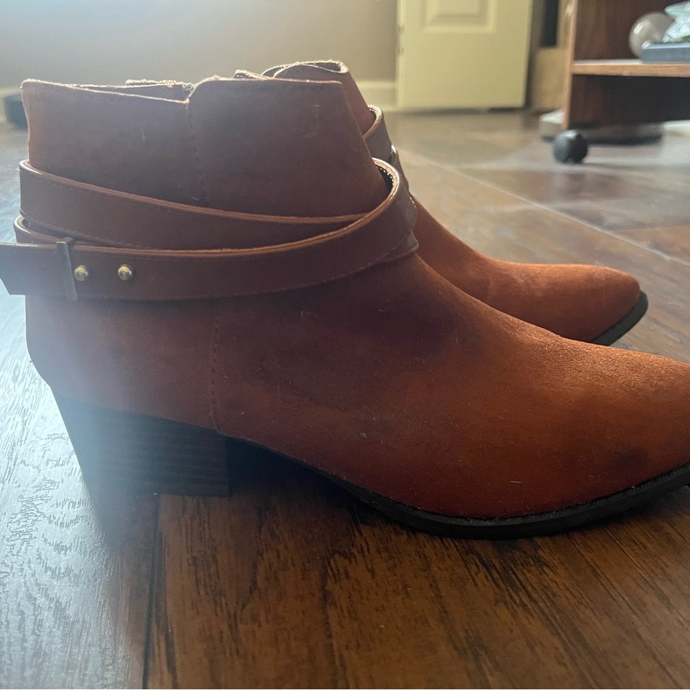 EUC Lauren Conrad Women's Crisscross Ankle Boots